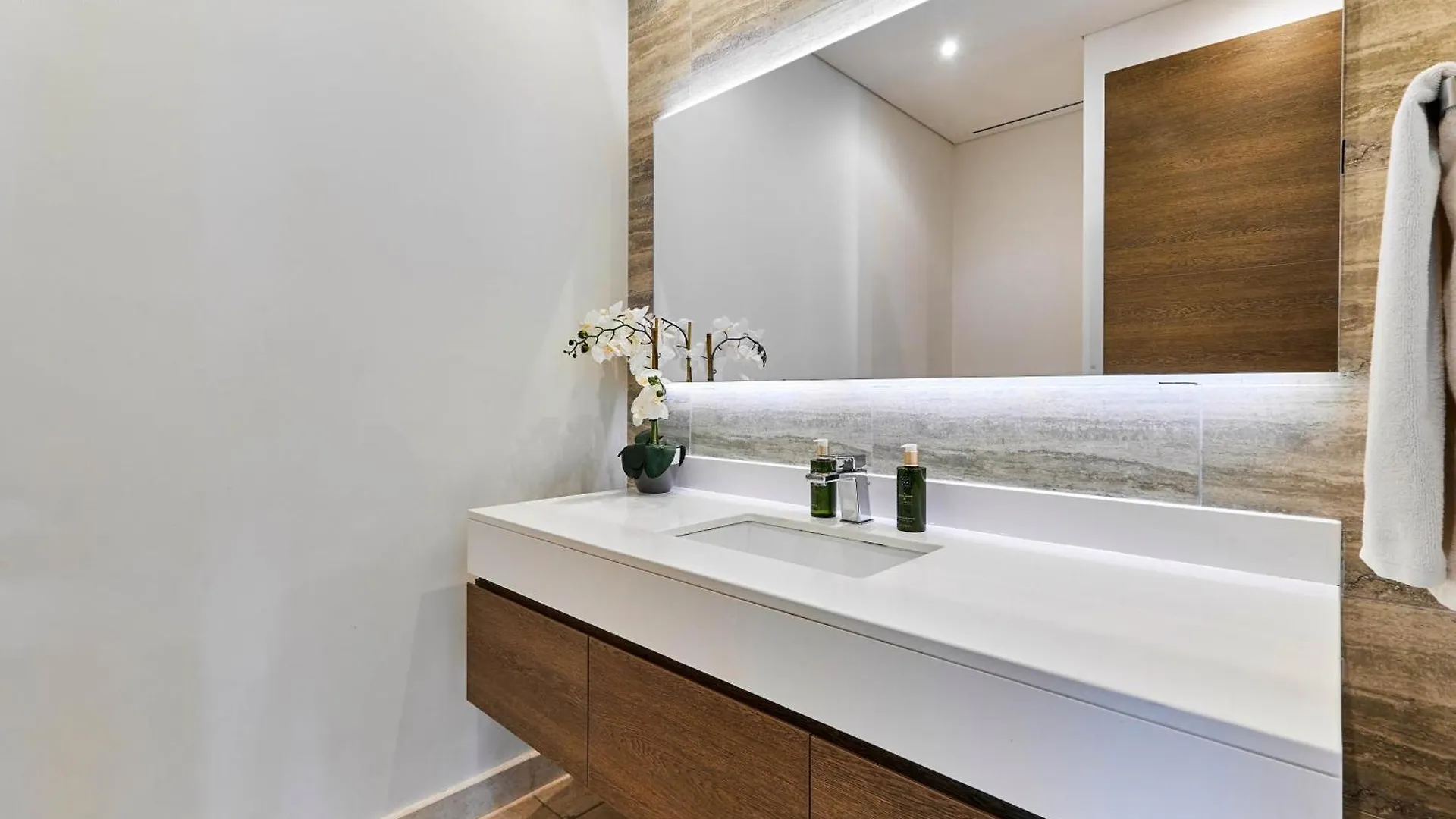 Bnbmehomes - Anwa Dubai Apartment